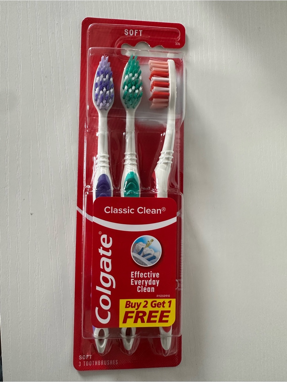 Colgate Classic Clean Toothbrush 3pk (Soft) Assorted Colors, Free Shipping.